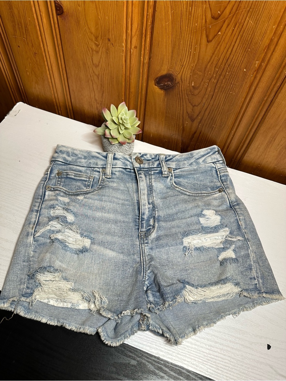 American Eagle Outfitters Light Blue Distressed High-Rise Denim Shorts size 6